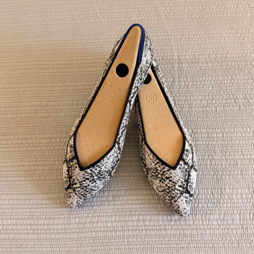 New Rothys The Point Women's Grey Python Snakeskin Print Pointed Toe Flats 11.5